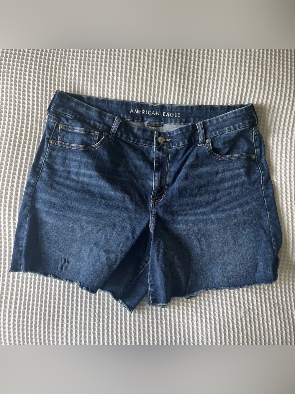 AE Curvy Midi Denim Short